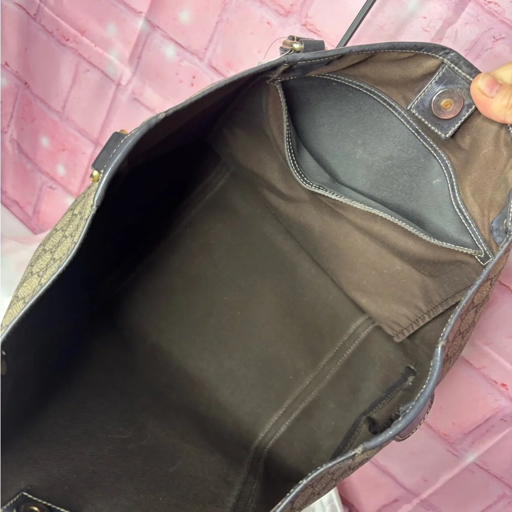 Authentic Gucci Signature Tote - Picture 6 of 6